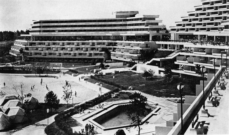 UTOPIE LA MAREA NEAGRĂ, 1955–1989. O piesă de(spre) arhitectură în 5 acte